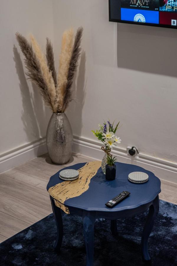 Bv Comfy Spacious 3 Bedroom House At Tatton Street Manchester Kültér fotó