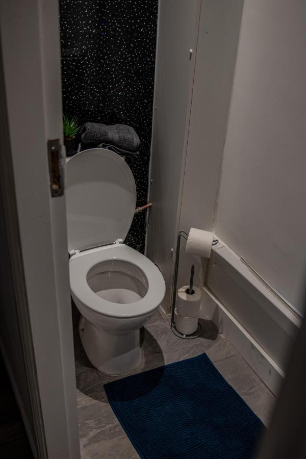 Bv Comfy Spacious 3 Bedroom House At Tatton Street Manchester Kültér fotó