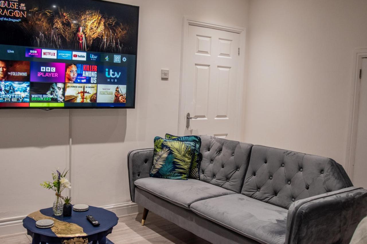 Bv Comfy Spacious 3 Bedroom House At Tatton Street Manchester Kültér fotó