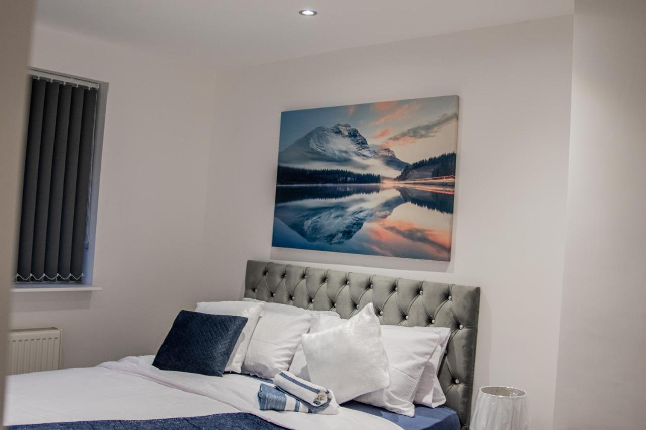 Bv Comfy Spacious 3 Bedroom House At Tatton Street Manchester Kültér fotó