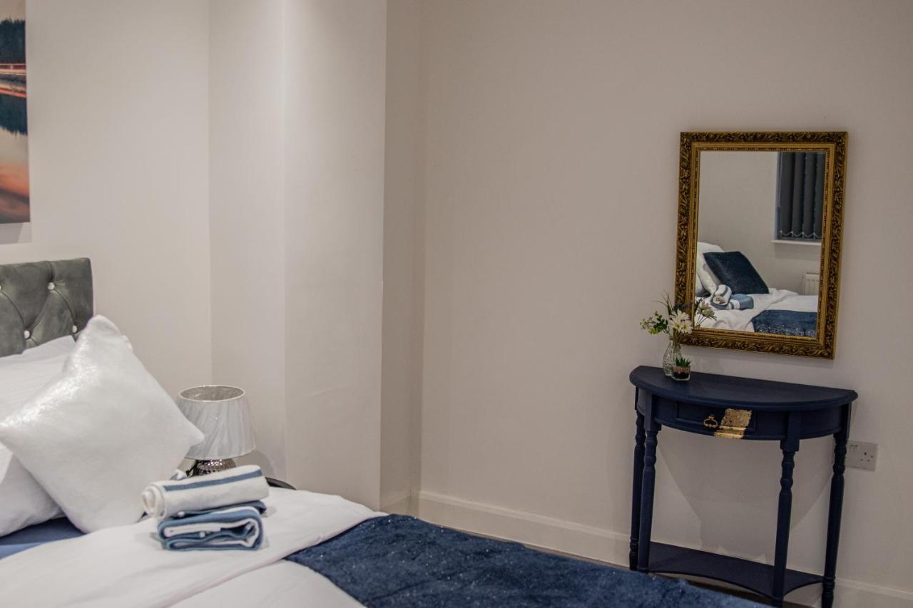 Bv Comfy Spacious 3 Bedroom House At Tatton Street Manchester Kültér fotó