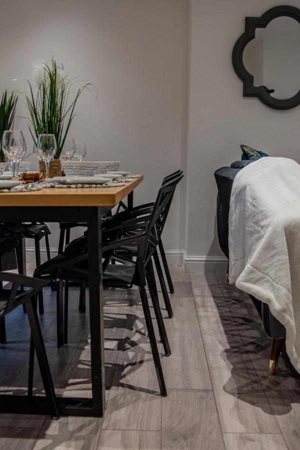 Bv Comfy Spacious 3 Bedroom House At Tatton Street Manchester Kültér fotó