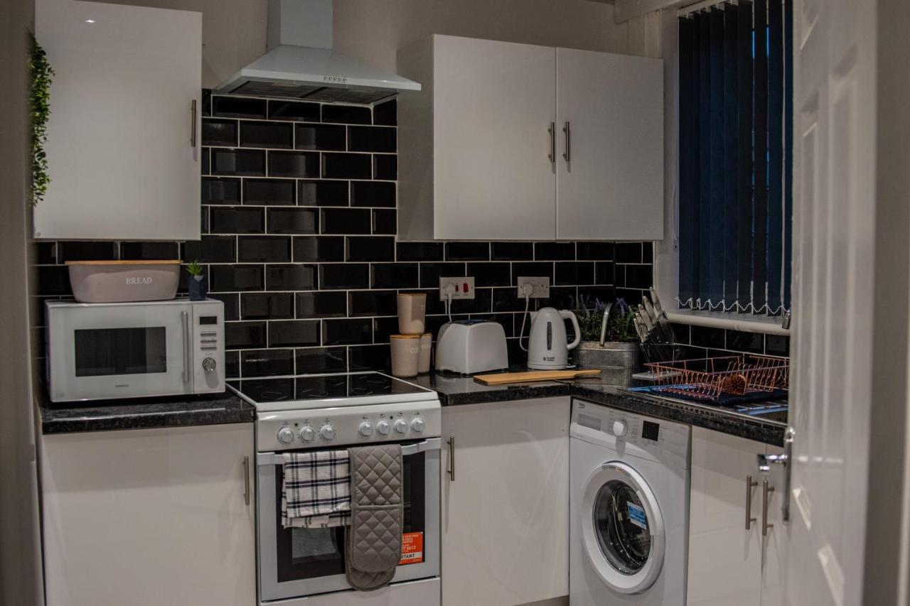 Bv Comfy Spacious 3 Bedroom House At Tatton Street Manchester Kültér fotó