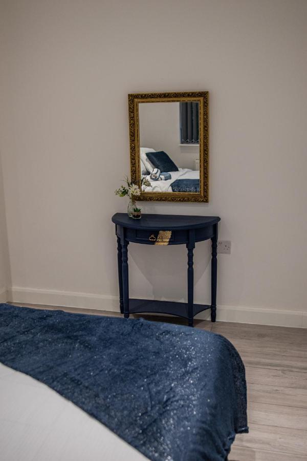 Bv Comfy Spacious 3 Bedroom House At Tatton Street Manchester Kültér fotó